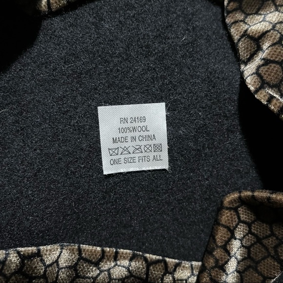 Black Wool Beret With Brown Velvet Trim - Picture 5 of 17